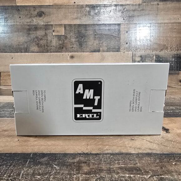 Ertl AMT 1995 Apple Red Chevrolet Blazer 4X4 Dealer Promo - Picture 10 of 11